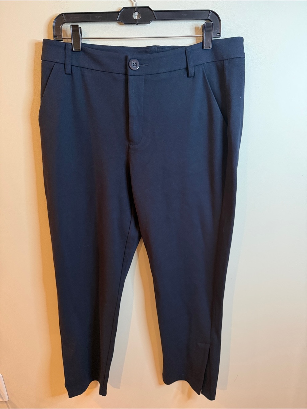 5/$25!! NWT CAbi Women's Navy Straight-Leg Trousers